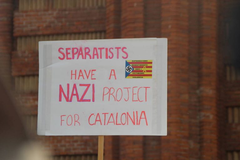 VOX se opone a una moción del separatismo que busca «debilitar el español» en el ámbito internacional