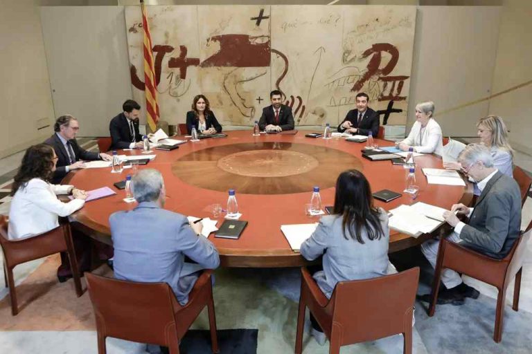 Malestar del régimen amarillo con Andalucía por la creación de la Delegación andaluza en Cataluña