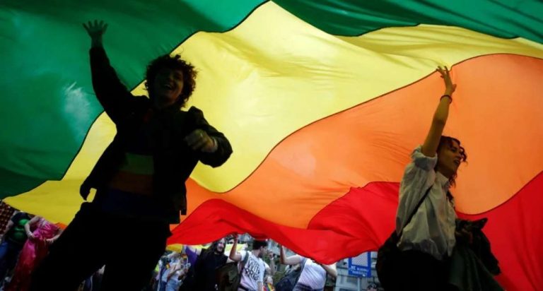 Serbia prohíbe la marcha LGTBIQ+ ante «violación de la moral pública» globalista y «amenaza al orden público de gran envergadura»