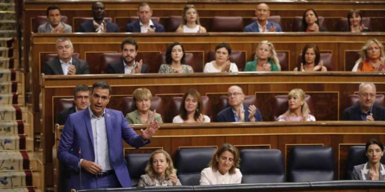 Sánchez: «VOX no defiende España sino los intereses» ocultos de «los de arriba»