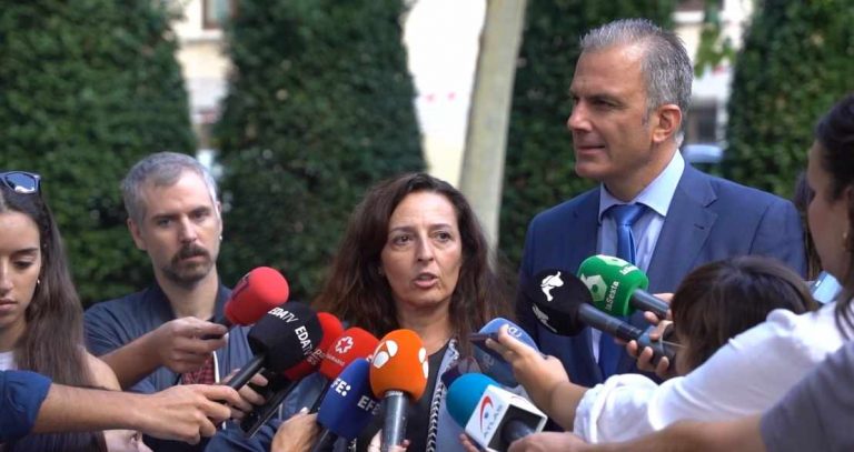 Castro y Smith: «‘VOX també ho tornará a fer’. Ahora estamos con los fugados. Anna Gabriel Sabaté miente. Son muy cobardes esos secesionistas»
