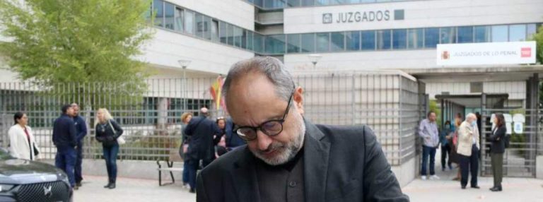 Antonio Baños Boncompain renuncia a declarar porque no le han permitido hacerlo en dialecto catalán