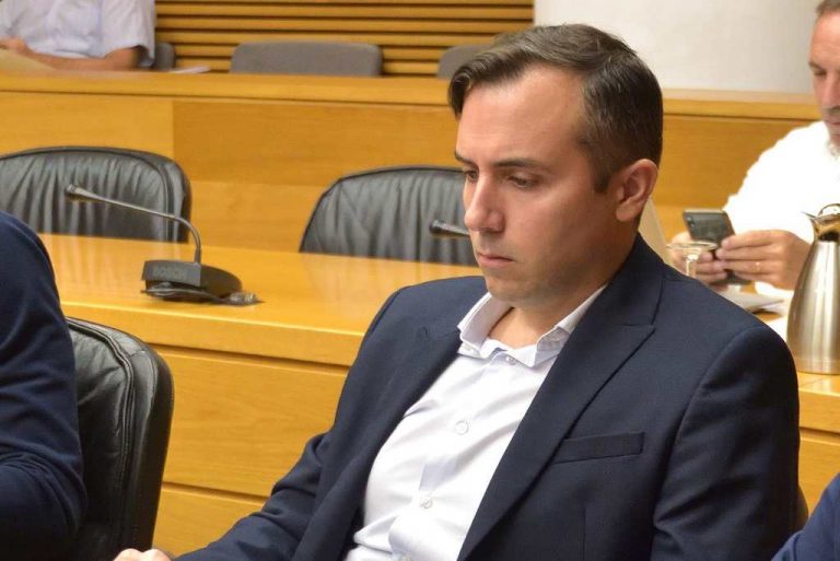 Pascual: «‘À Punt’ es chiringuito y altavoz ideológico del Gobierno valenciano»
