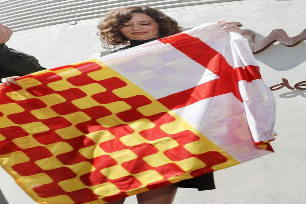 Isabel Natividad Díaz Ayuso se hace con Tabarnia, Ñ Pueblo