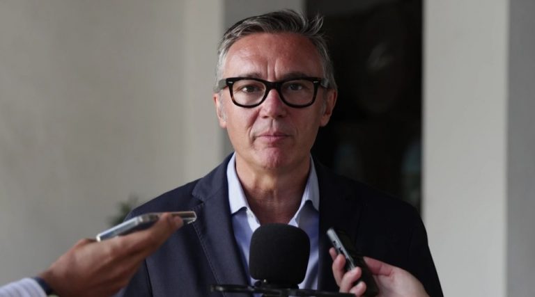 Gavira muestra el «orgullo que sentimos en VOX por la historia de España» en Sanlúcar de Barrameda (Cádiz)