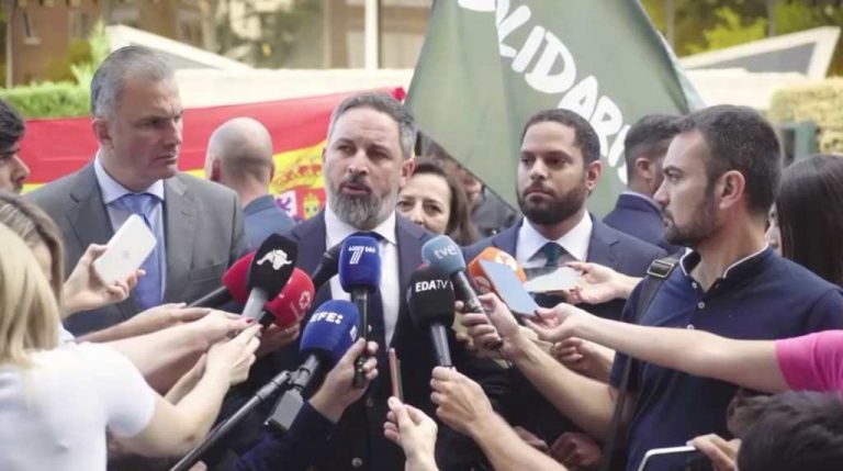 Abascal: «VOX no va a dar ni un paso atrás en la defensa de los derechos y libertades de los catalanes»