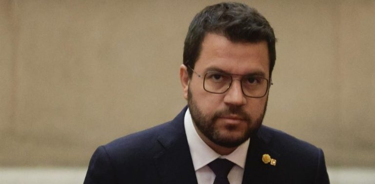 El régimen amarillo da dinero a cambio del silencio de los catalanes en el debate de política general sobre Cataluña