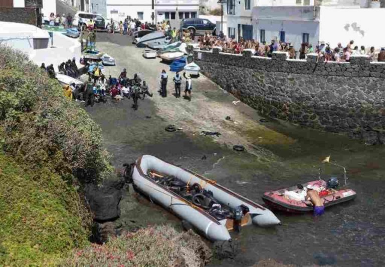 Llegan a España 153 inmigrantes ilegales, entre ellos 4 MENA