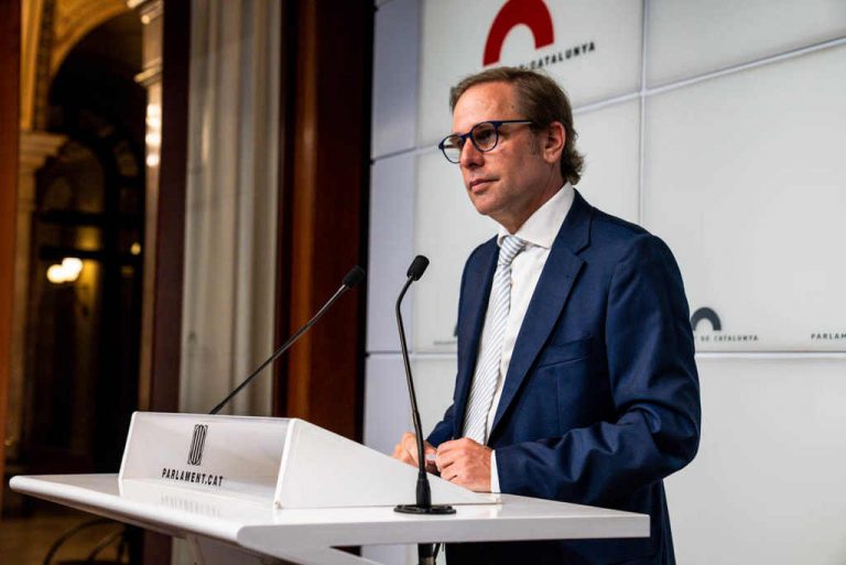 VOX denuncia que los asesores «sin funciones» de Borràs «cuestan más de 25.000 euros al mes a los catalanes»