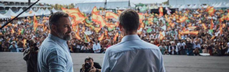 Abascal presenta el plan «España Decide» ante varios miles de «rebeldes» del Viva 22: disidentes de la «dictadura» progre y globalista