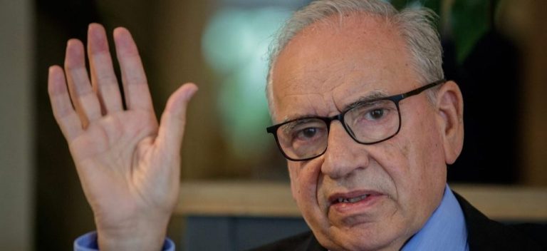 Alfonso Guerra González: «El PSOE es otro partido. Echo de menos el anterior»