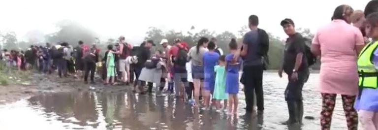 Miles de venezolanos varados en selva de Panamá por cierre terrestre en EEUU