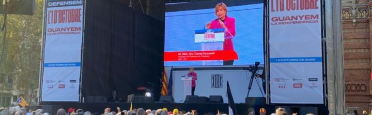 Descomunal Pitada y abucheos del separatismo a Carme Forcadell Lluís en el quinto aniversario del 1-O
