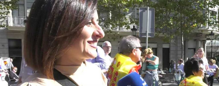 Alicia: «Es sencillamente un honor sentirse español y defender la Hispanidad aquí en Cataluña»