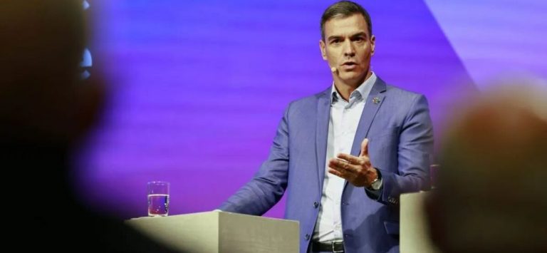 Sánchez llama a los socialistas europeos a responder de forma unitaria a Putin