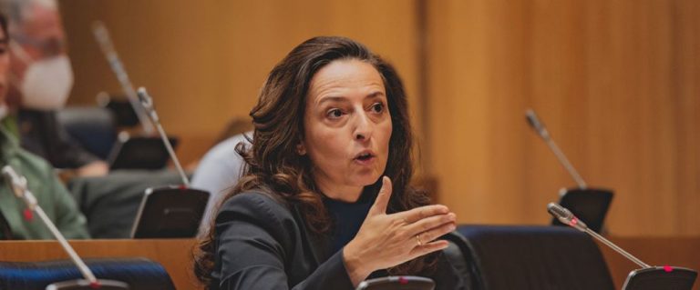 Castro: «Son ellos quienes politizan la justicia»