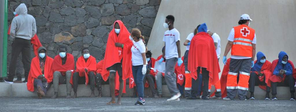 barco taxi de Salvamento Marítimo, inmigrantes
