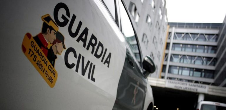 FOTOGRAFÍA. LAS PALMAS DE GRAN CANARIA (ESPAÑA), 13.09.2022. A prisión un guardia civil por narcotráfico . Un mando de la Guardia Civil a prisión por narco. Detalle de un coche de la Guardia Civil en una intervención policial de la Benemérita en Las Palmas de Gran Canaria. Efe