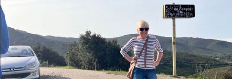 La golpista prófuga Clara Ponsatí Obiols pisa el suelo de España durante 30 minutos antes de huir: «Si bajo más abajo la Guardia Civil me detiene»