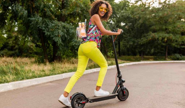 ¿Qué características deben cumplir patinetes eléctricos en España?