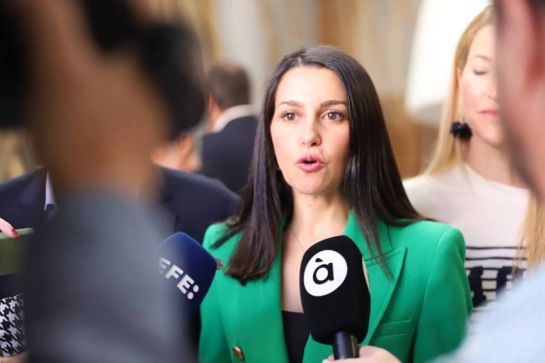 Arrimadas: «Seremos decisivos para gobernar en 2023. Habrá papeleta de Cs en cada municipio de Comunidad Valenciana»