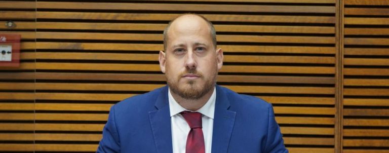 VOX: «El Gobierno de la izquierda mira hacia otro lado mientras las familias españolas son las que más poder adquisitivo han perdido en toda la OCDE»