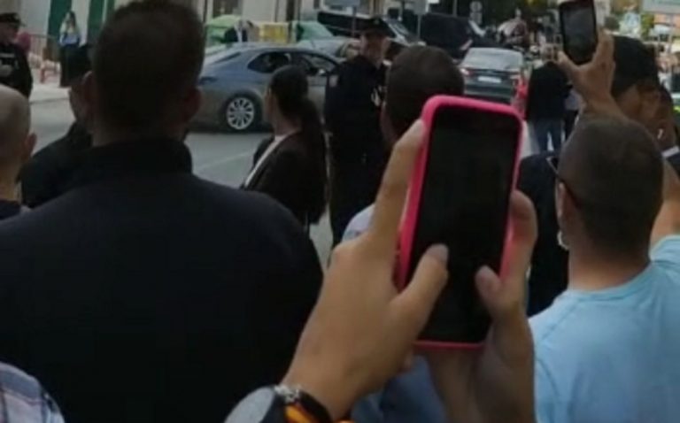 TRAICIÓN DE SÁNCHEZ A ESPAÑA| Baza (Granada): «Pedro Sánchez hijo de puta. Cabrón. Sinvergüenza. Mierda» 