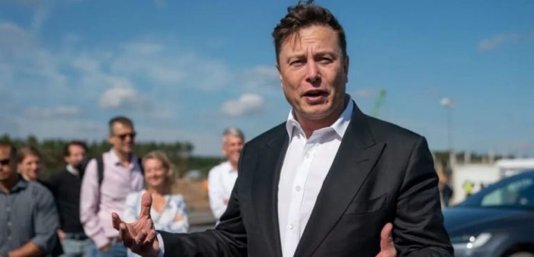 La guerra Twitter contra Facebook acaba en un ‘ring’: Elon Musk vs Mark Zuckerberg