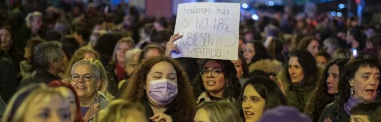España| El feminismo clama contra la violencia contra la mujer a gritos de «Irene Montero dimisión»