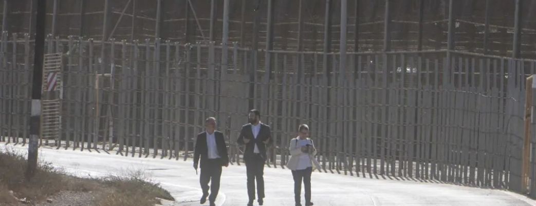 FOTOGRAFÍA. MELILLA (ESPAÑA), 07.11.2022. (De i-d) Enrique Santiago (Unidas Podemos), Jon Iñarritu, (EH Bildu), María Carvalho (ERC). Efe