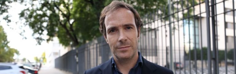 Andalucía| Cortés pide a Espaldas que el «PSOE devuelva hasta el último céntimo robado» en los ERE