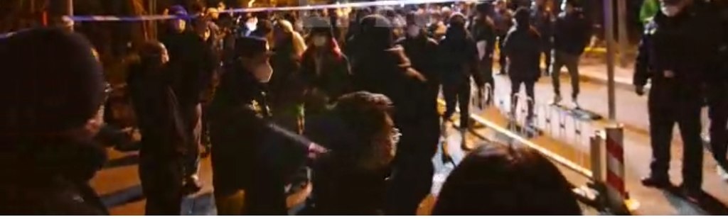 los chinos se echan a las calles de Pekín contra covid cero