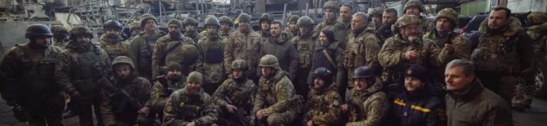 Zelenski visita Bajmut, en la región de Donetsk