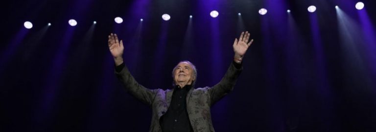 El cantante Joan Manuel Serrat dijo definitivamente adiós