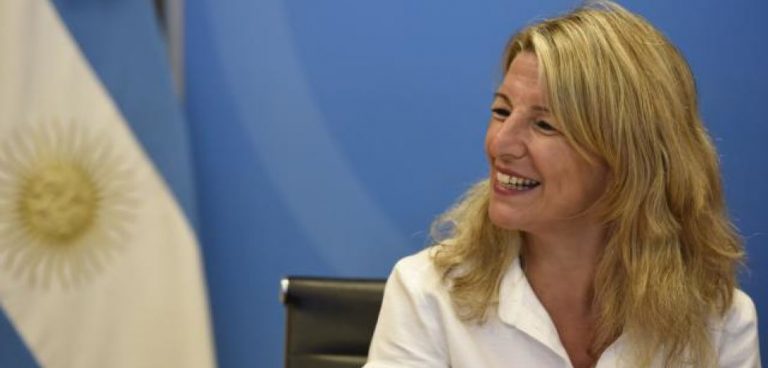 Díaz: «PP y Feijóo tienen un problema severo con la democracia». «Están secuestrados por VOX»