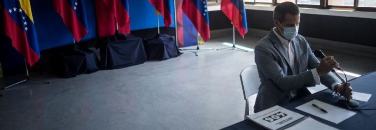 Venezuela| Los antichavistas eliminan su «Gobierno interino»
