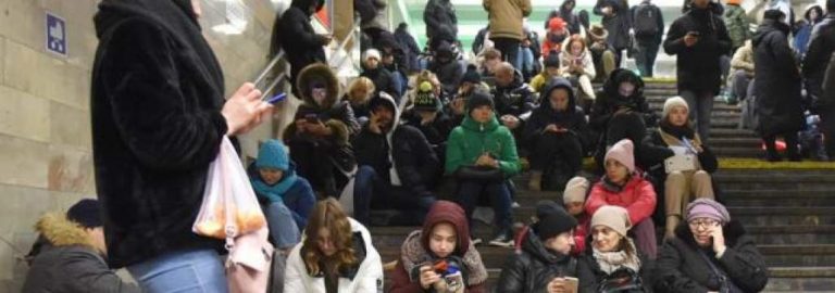 487 niños muertos y 954 heridos en un año de invasión rusa de Ucrania