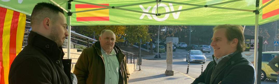 FOTOGRAFÍA. RIPOLLET (BARCELONA) ESPAÑA, 18.12.2022. El líder provincial barcelonés de VOX; Joan Garriga Doménech, visita Ripollet. Ñ Pueblo (1)
