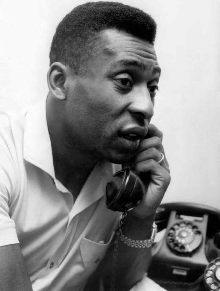 España decreta un minuto silencio en todos los partidos en homenaje a Pelé