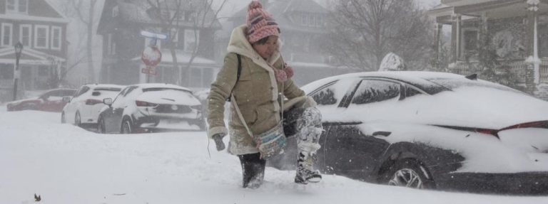 Más de 20 muertos en la Navidad gélida de EEUU