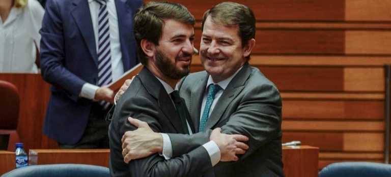 Castilla y León defiende su autonomía para fomentar la natalidad frente a la amenaza del 155 de Pedro Sánchez
