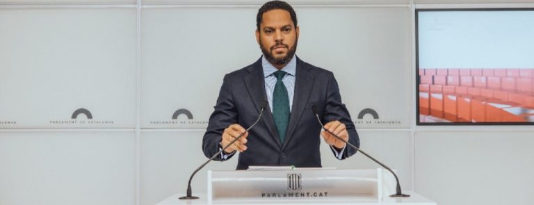 Garriga denuncia «confabulaciones» contra VOX tras el paso atrás de Iván Espinosa 