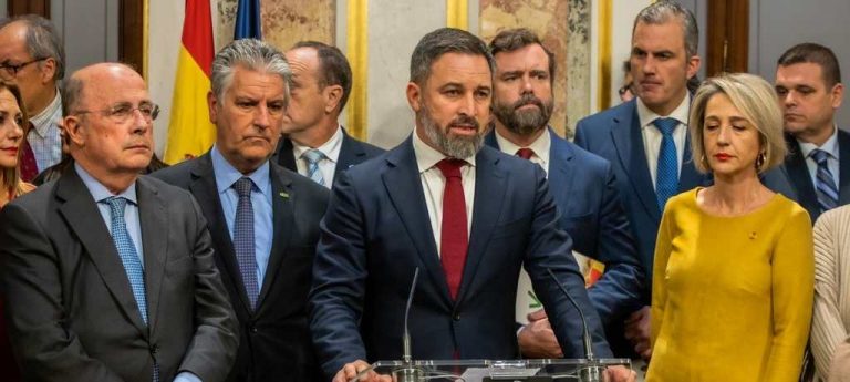 VOX denuncia el «golpe institucional al estado de derecho y a la Constitución» perpetrado por Pedro Sánchez