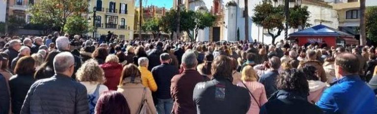 Vecinos de Algeciras expresan en silencio su consternación ante atentado yihadista del inmigrante ilegal Yasin Kanza