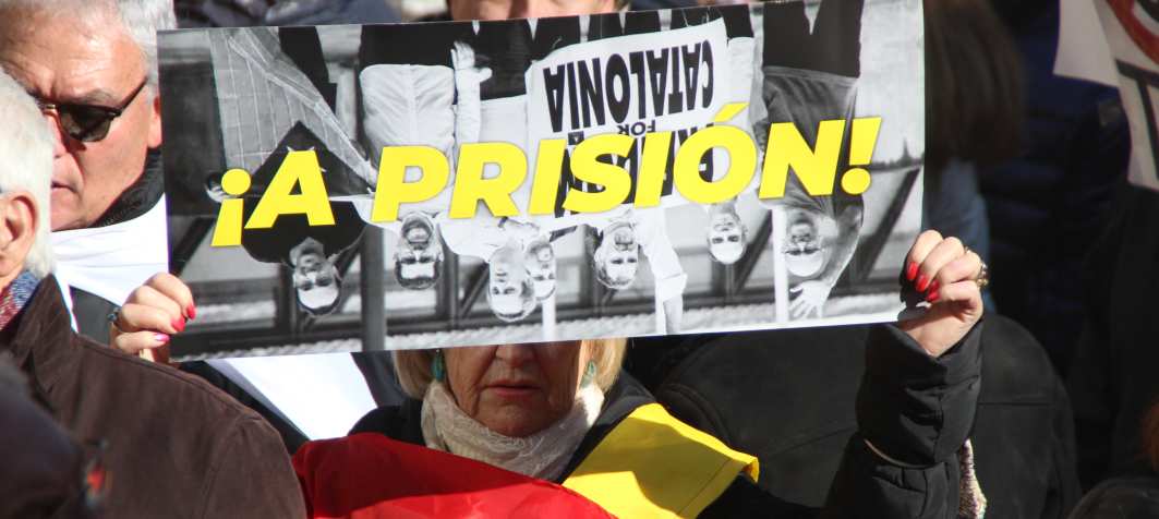 FOTOGRAFÍA. BARCELONA (ESPAÑA), 22.01.2023. Plataforma «Cataluña Suma por España» moviliza a miles de catalanes contra Pedro Sánchez. Ñ Pueblo (5)