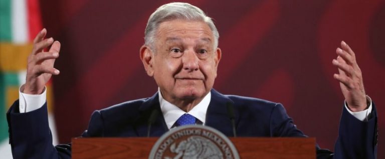 Andrés Manuel López Obrador defiende la inocencia del Cártel de Sinaloa en el asesinato del opositor Fernando Villavicencio