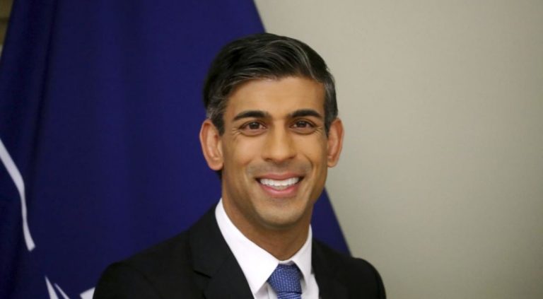 El Reino Unido enviará a Ucrania «tanques Challenger 2 y sistemas de artillería»