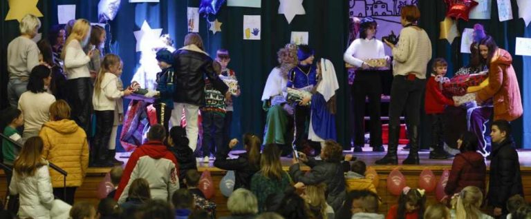 Guerra de Putin| Niños ucranianos recuperan la ilusión con regalos de Reyes en España