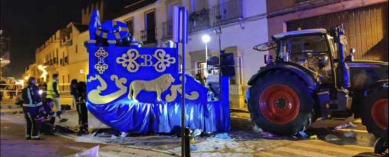 Mujer fallecida y 3 heridos graves arrollados por tractor de cabalgata de Reyes Magos en Marchena (Sevilla)