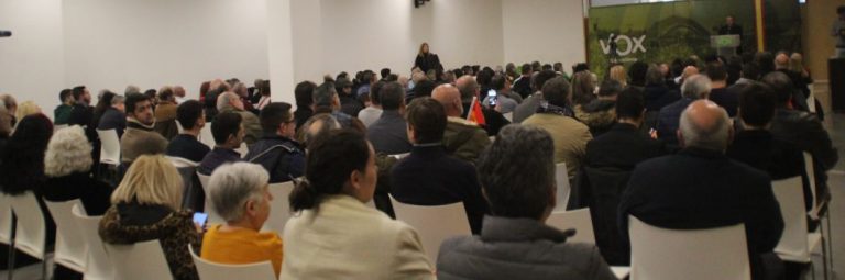 Vídeo| VOX conquista los corazones en Sant Feliu de Llobregat (Barcelona) en su primer acto de precampaña del 28M